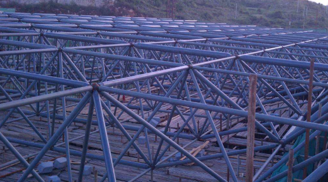 喀什概述网架加工中对钢材的质量的过细恳求