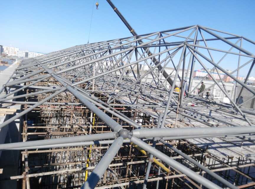 喀什商贸城屋顶网架工程